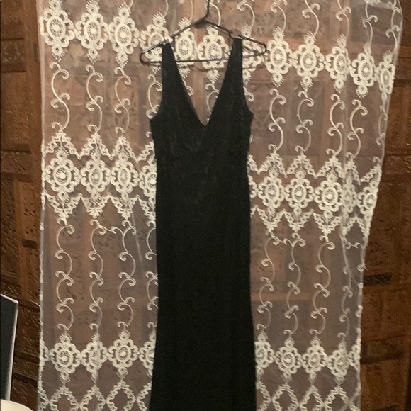 Ever Pretty Black V-Neck Backless Cocktail Gown - Picture 1 of 9
